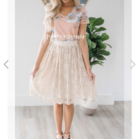 Nee See's dresses lace skirt - Picture 4 of 4